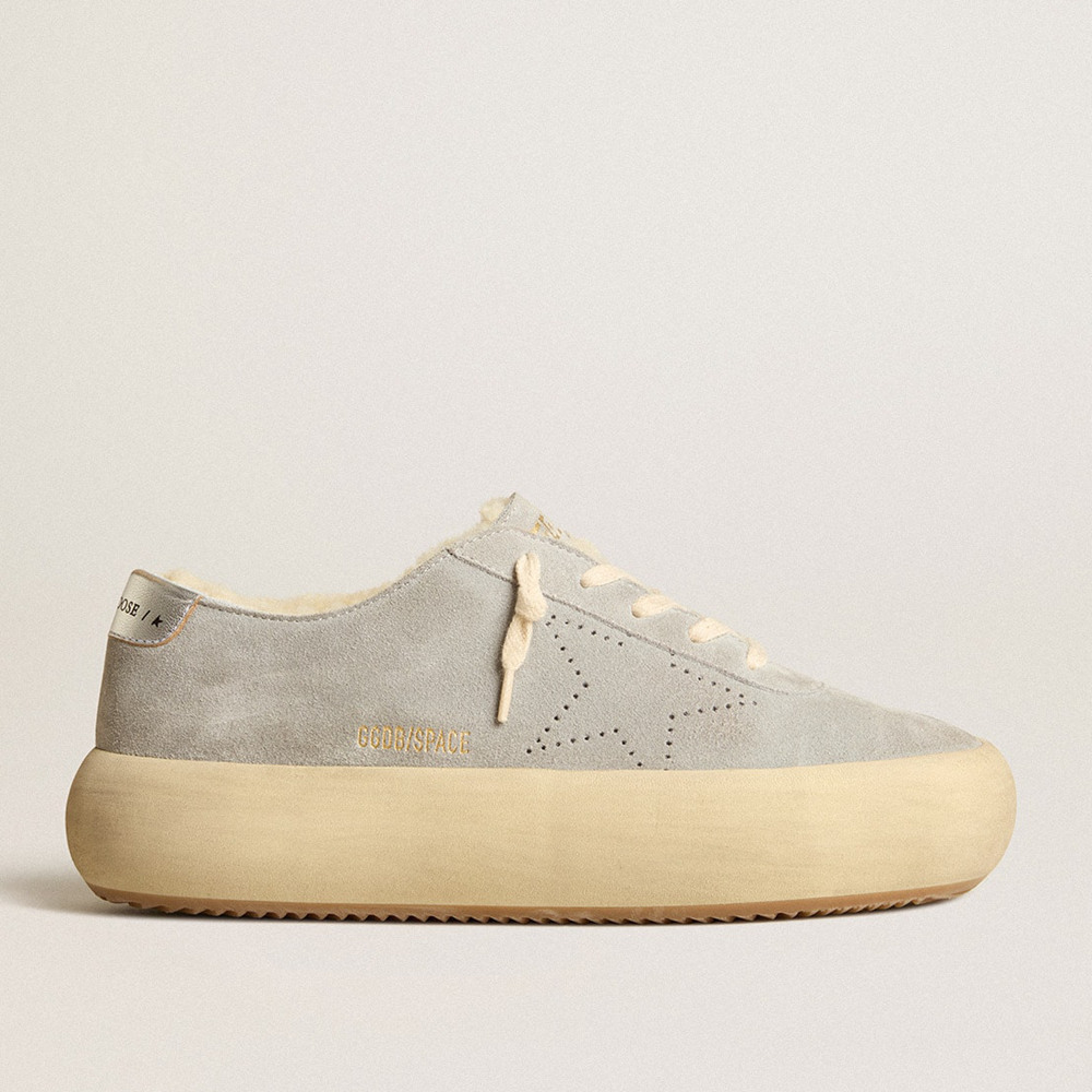 Golden Goose Men's Space-Star Sneakers Shoes In Ice-gray Suede With Shearling Lining GMF00345.F005620.70100