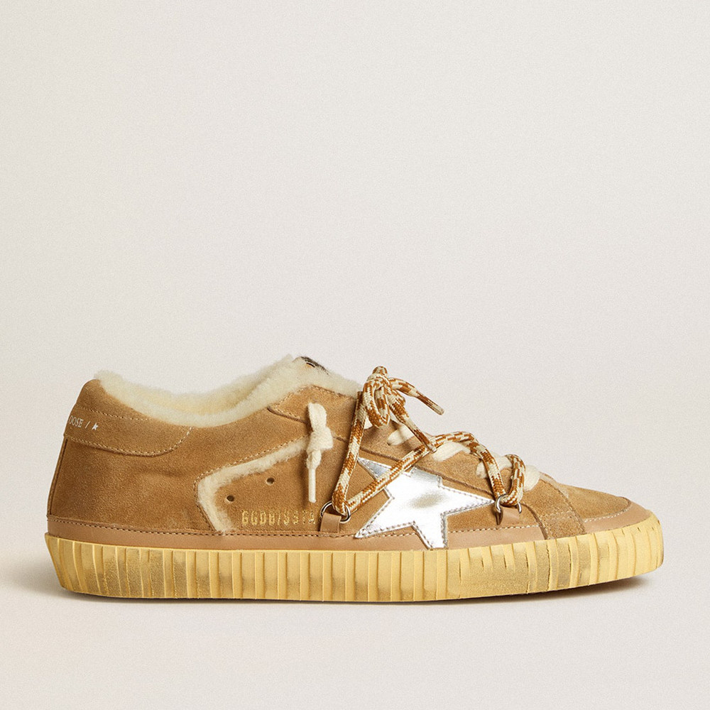 Golden Goose Super-Star Sneakers In Beige Suede And Shearling With Metallic Leather Star GWF00484.F006699.55483