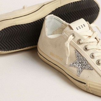 Golden Goose V-Star Sneakers In Beige Canvas With A Silver Glitter Star GWF00129.F004061.15260