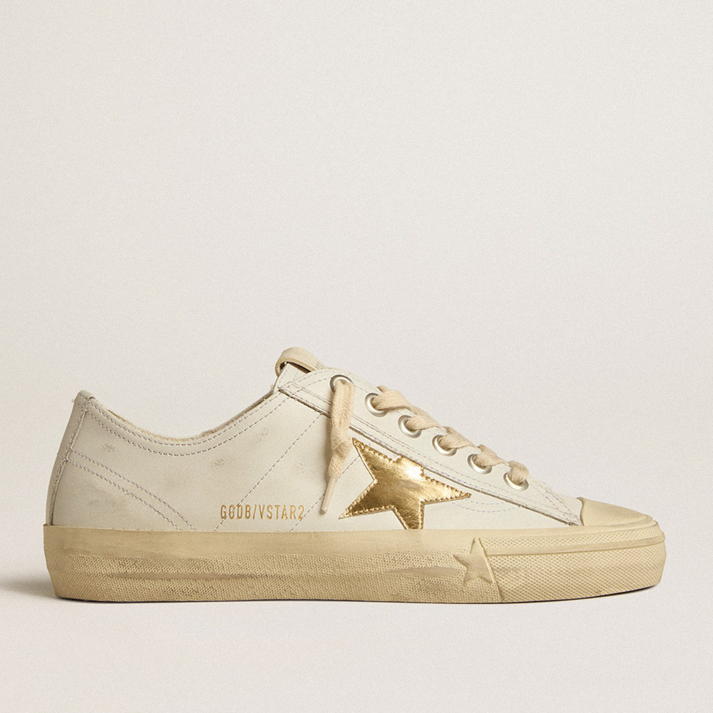 Golden Goose V-Star Sneakers In White Leather With Gold Metallic Leather Star GWF00129.F005292.10272