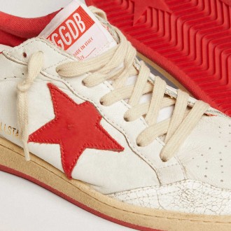 Golden Goose Women's Ball Star Sneakers In White Leather With Red Star And Heel Tab GWF00117.F000325.10275