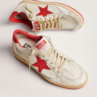 Golden Goose Women's Ball Star Sneakers In White Leather With Red Star And Heel Tab GWF00117.F000325.10275